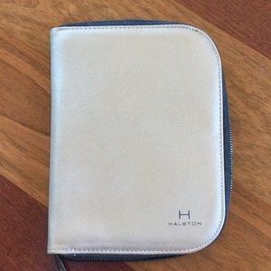 H Halston rose gold zip around jewelry organizer